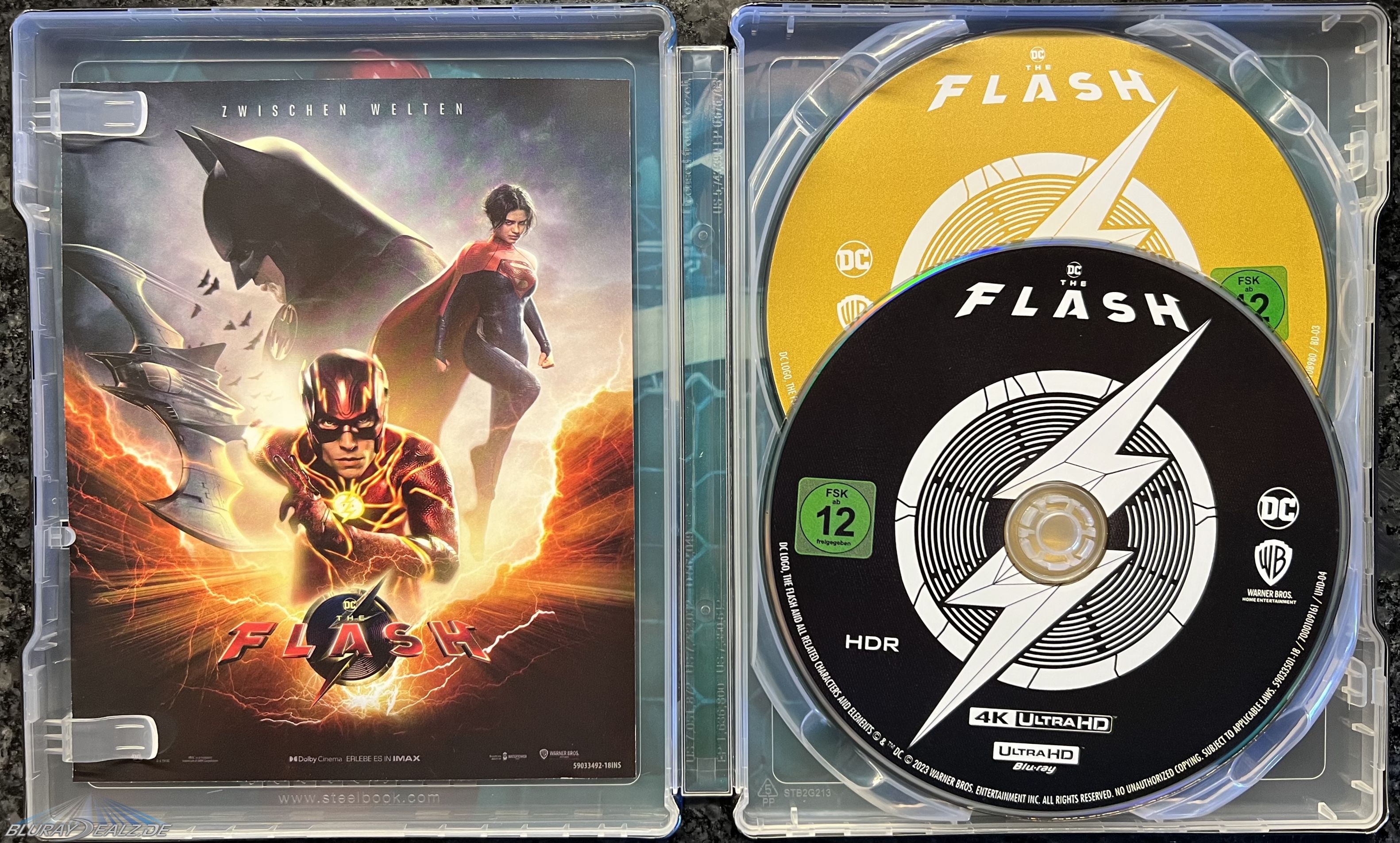 The Flash (4K Ultra HD + Digital) [4K UHD] [Blu-ray] : Ezra Miller, Sasha  Calle, Michael Shannon, Ron Livingston, Maribel Verdú, Kiersey Clemons,  Antje Traue, Michael Keaton, Ben Affleck, Jeremy Irons, Andy